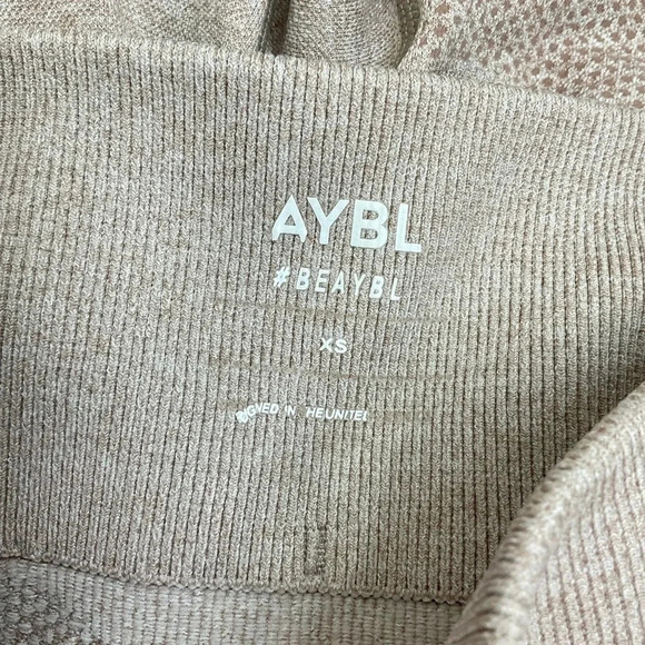 Abyl Seamless Leggings Capri Pink Blush Pull On Stretchy Size XS - Picture 4 of 5